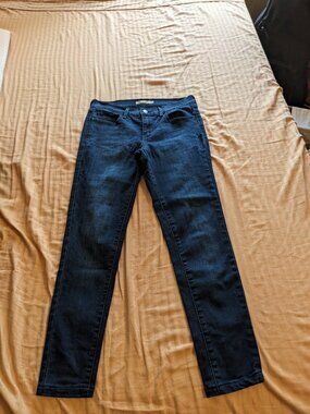Levi's Dark Denim 710 Super Skinny Jeans women's size 28 (fits 27/26)